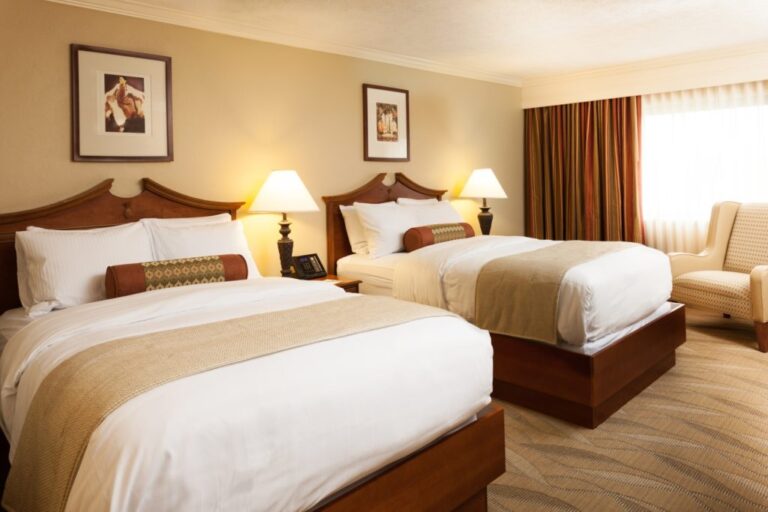 Hotel_Room_2_Double_Beds-1024x683